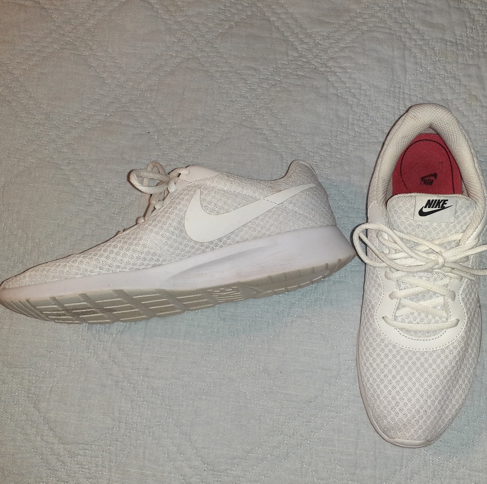 Nike Roshes woman's White